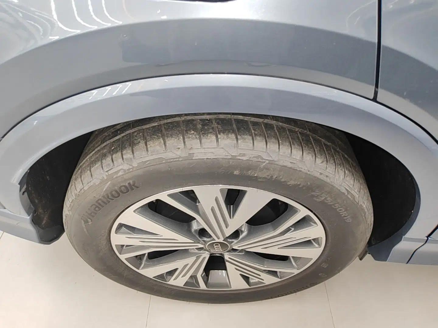 Audi Q4 e-tron 2024 40 e-tron Adventure Edition — миниатюра 11
