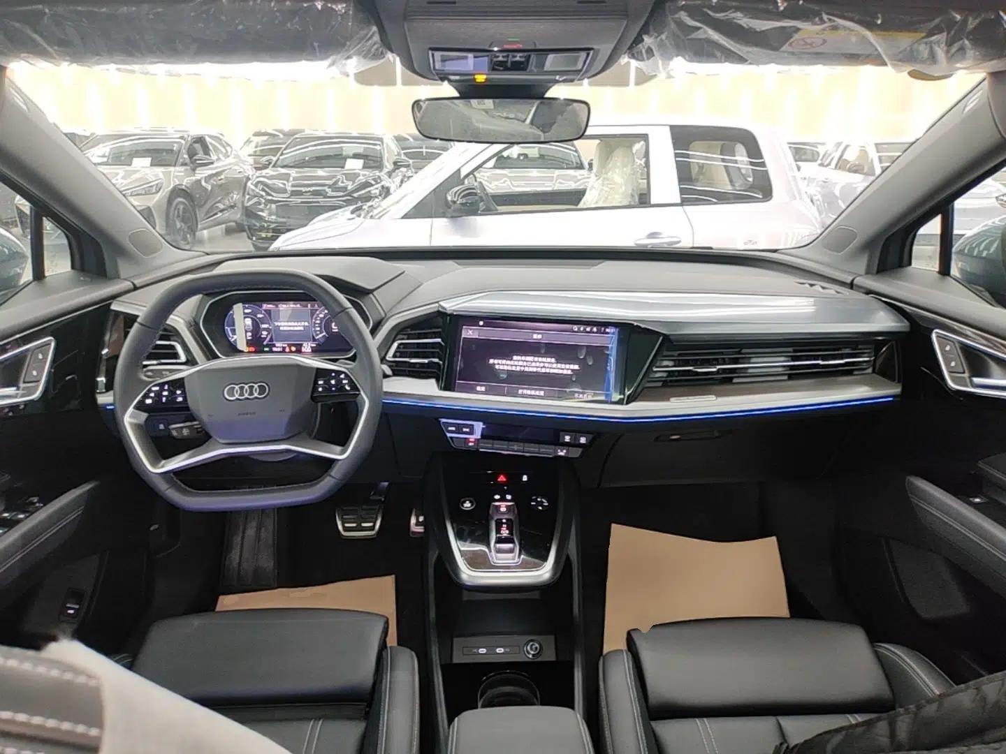Audi Q4 e-tron 2024 40 e-tron Adventure Edition — миниатюра 12