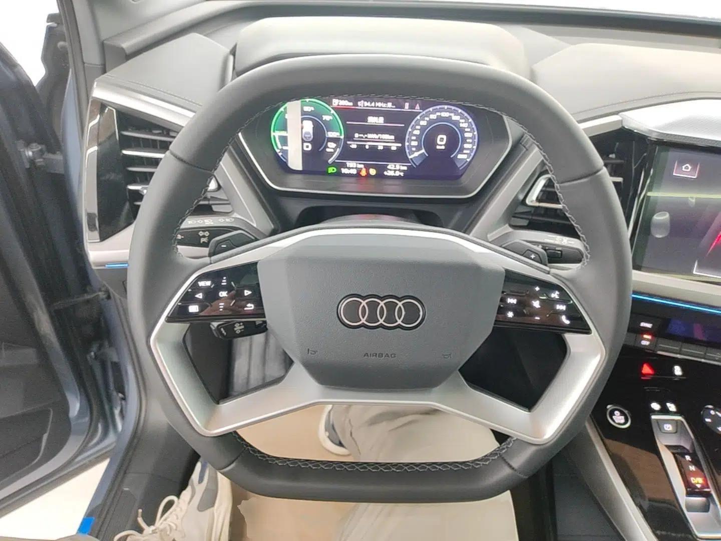 Audi Q4 e-tron 2024 40 e-tron Adventure Edition — миниатюра 13
