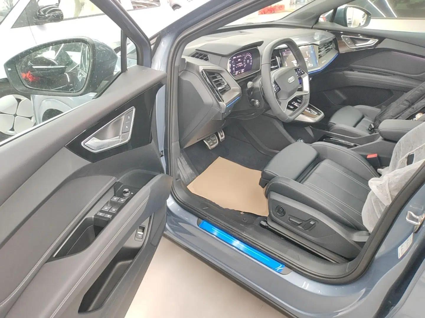 Audi Q4 e-tron 2024 40 e-tron Adventure Edition — миниатюра 18