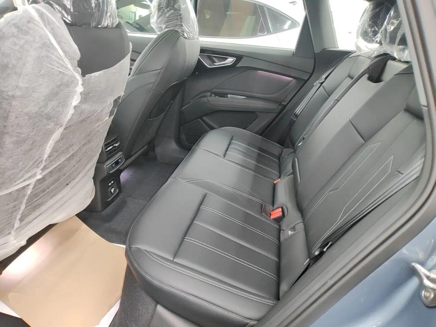Audi Q4 e-tron 2024 40 e-tron Adventure Edition — миниатюра 20