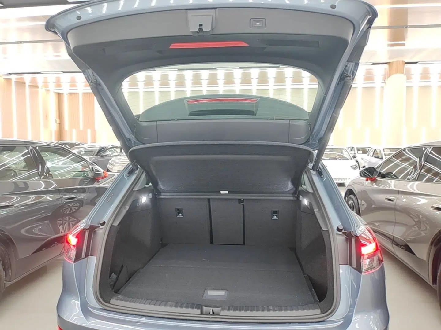 Audi Q4 e-tron 2024 40 e-tron Adventure Edition — миниатюра 22