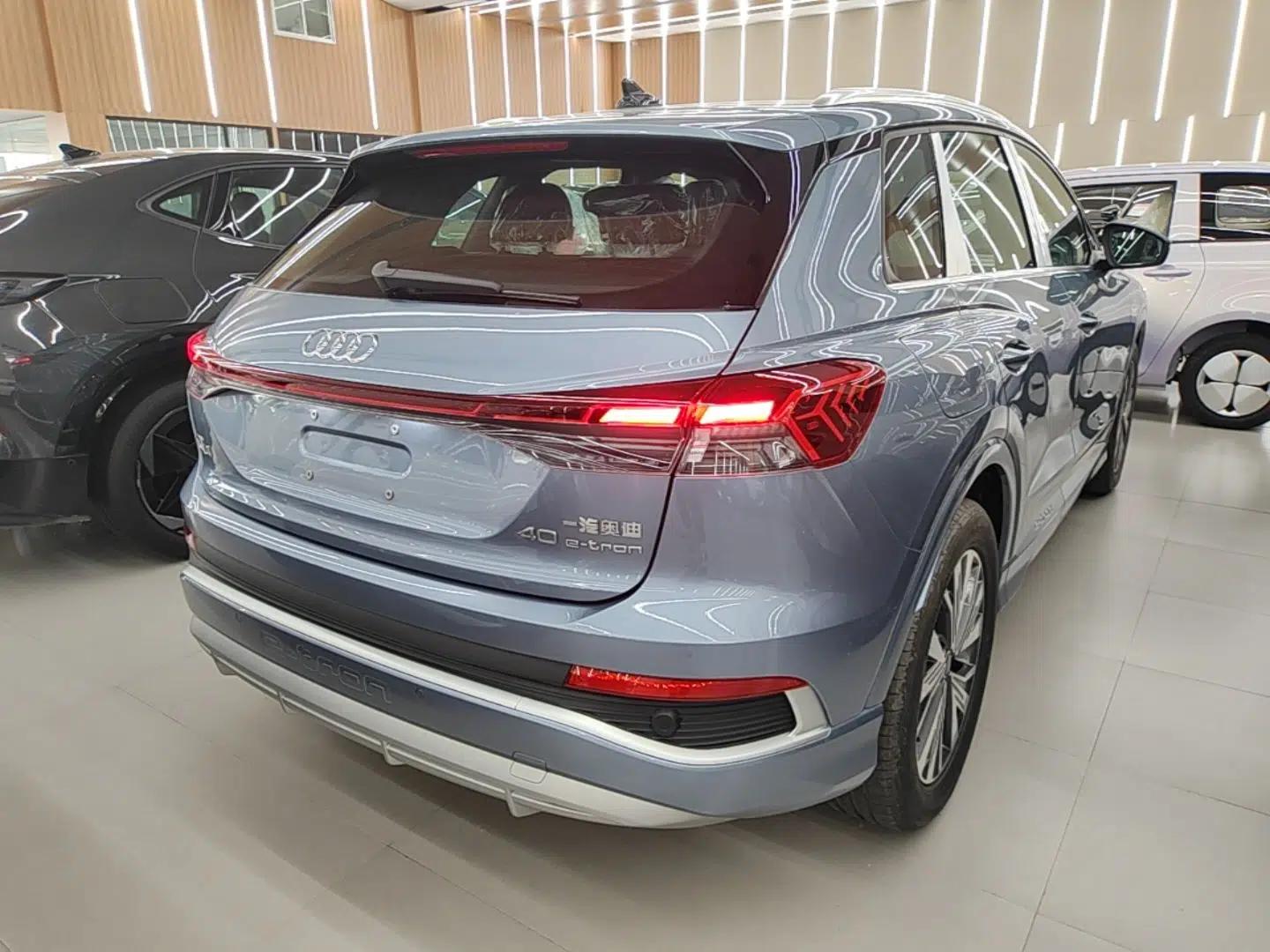 Audi Q4 e-tron 2024 40 e-tron Adventure Edition — миниатюра 6
