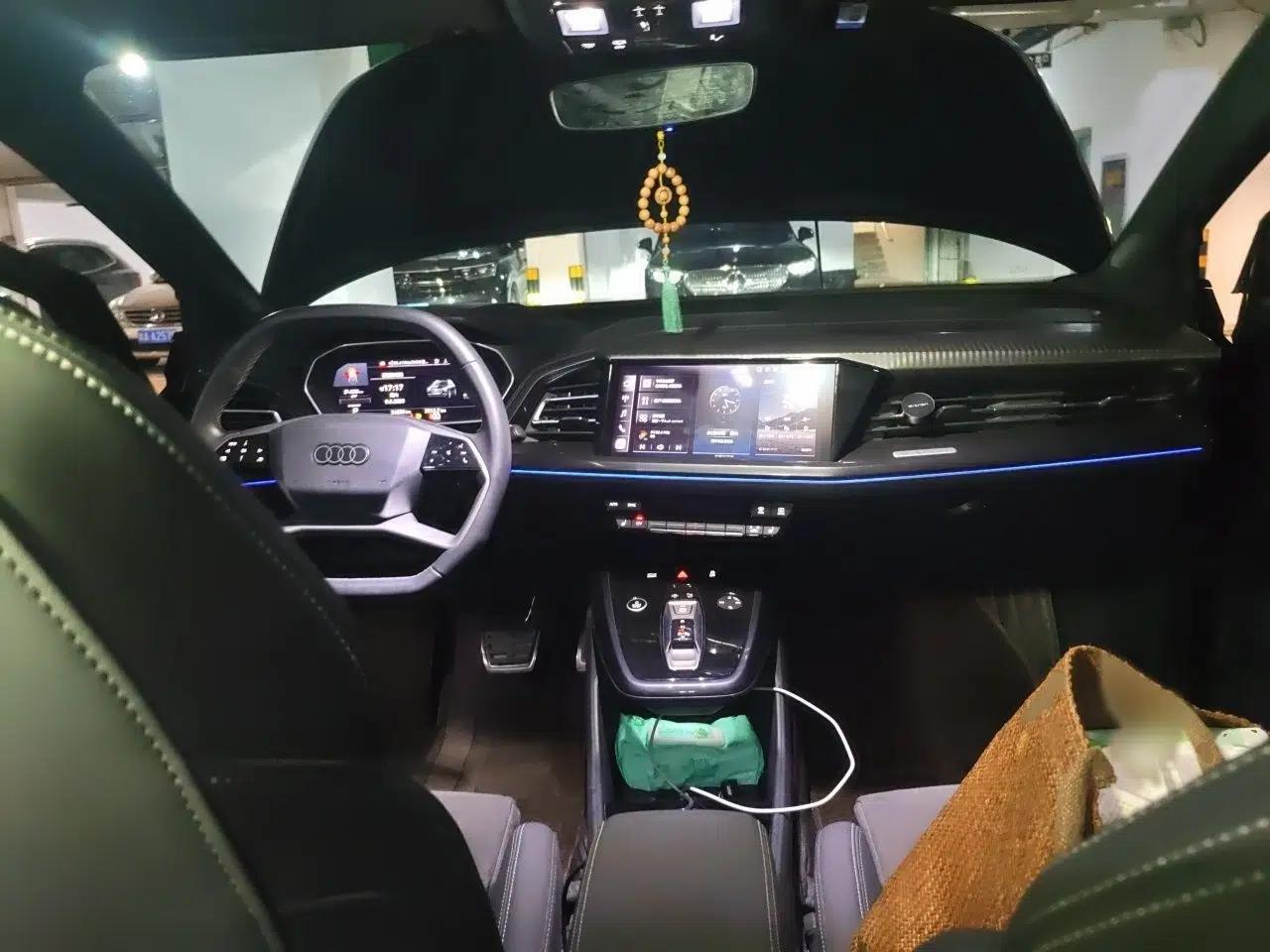 Audi Q4 e-tron 2024 40 e-tron Boundary Edition in Midnight Blue — миниатюра 18