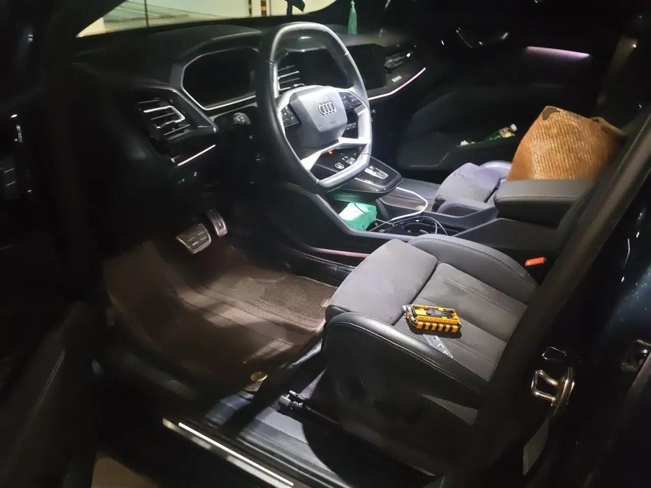 Audi Q4 e-tron 2024 40 e-tron Boundary Edition in Midnight Blue — миниатюра 19