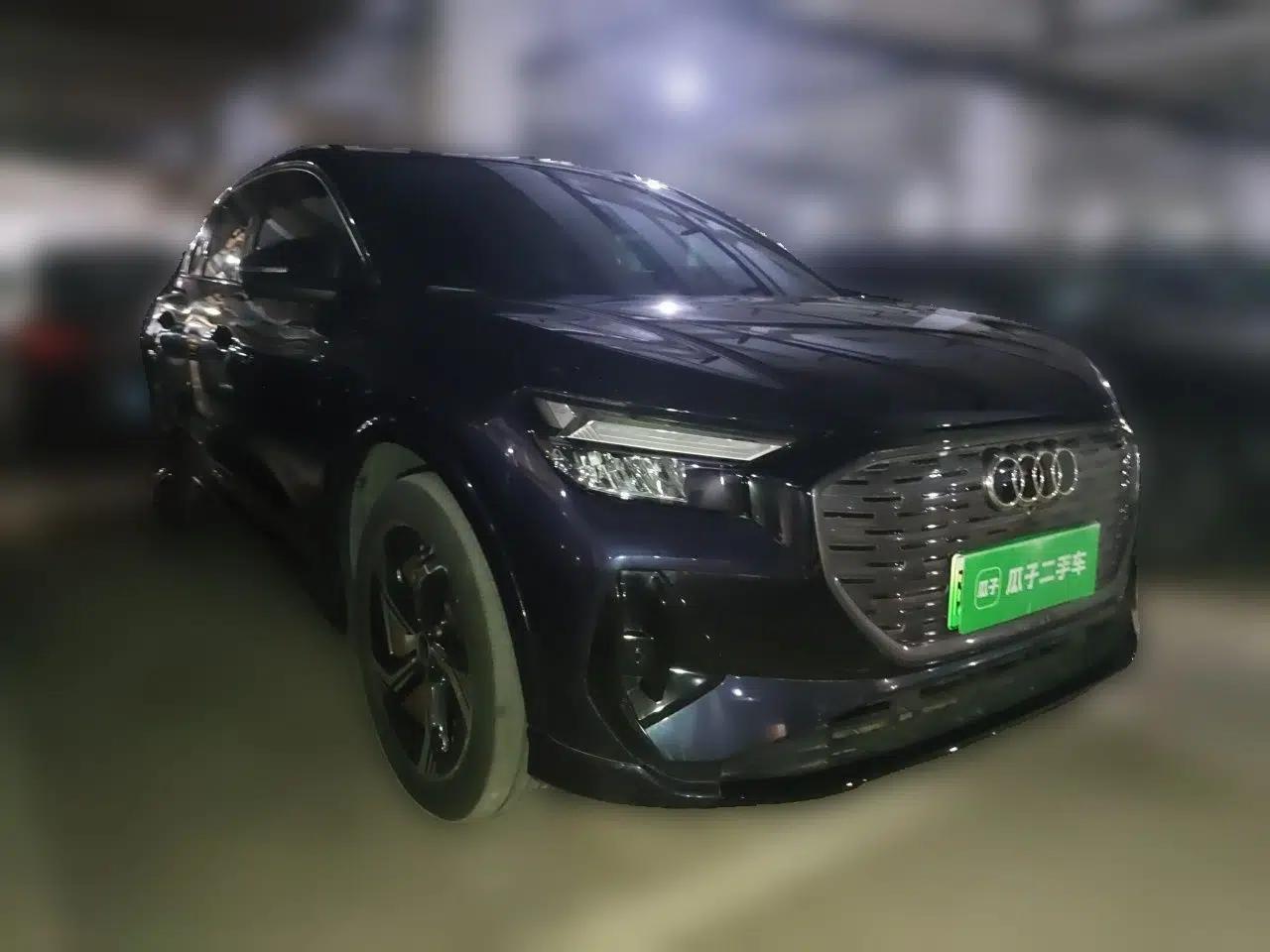 Audi Q4 e-tron 2024 40 e-tron Boundary Edition in Midnight Blue — миниатюра 3