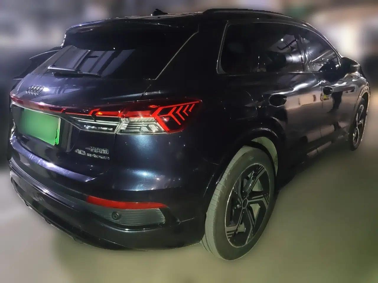 Audi Q4 e-tron 2024 40 e-tron Boundary Edition in Midnight Blue — миниатюра 6
