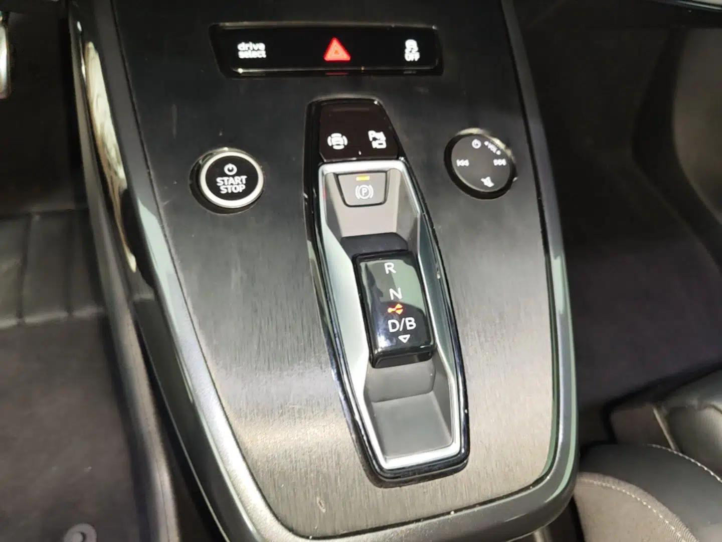 Audi Q4 e-tron 2024 40 e-tron Boundary Edition — миниатюра 16