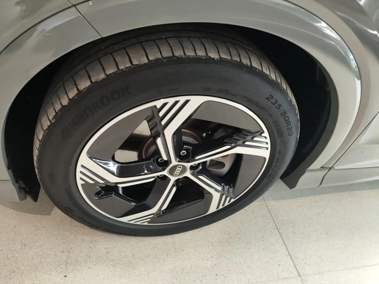 Audi Q4 e-tron 2024 40 e-tron Boundary Edition — миниатюра 10