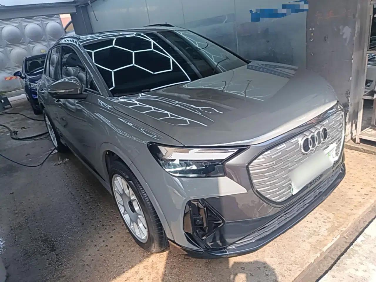 Audi Q4 e-tron 2023 40 e-tron Adventure Edition — миниатюра 3