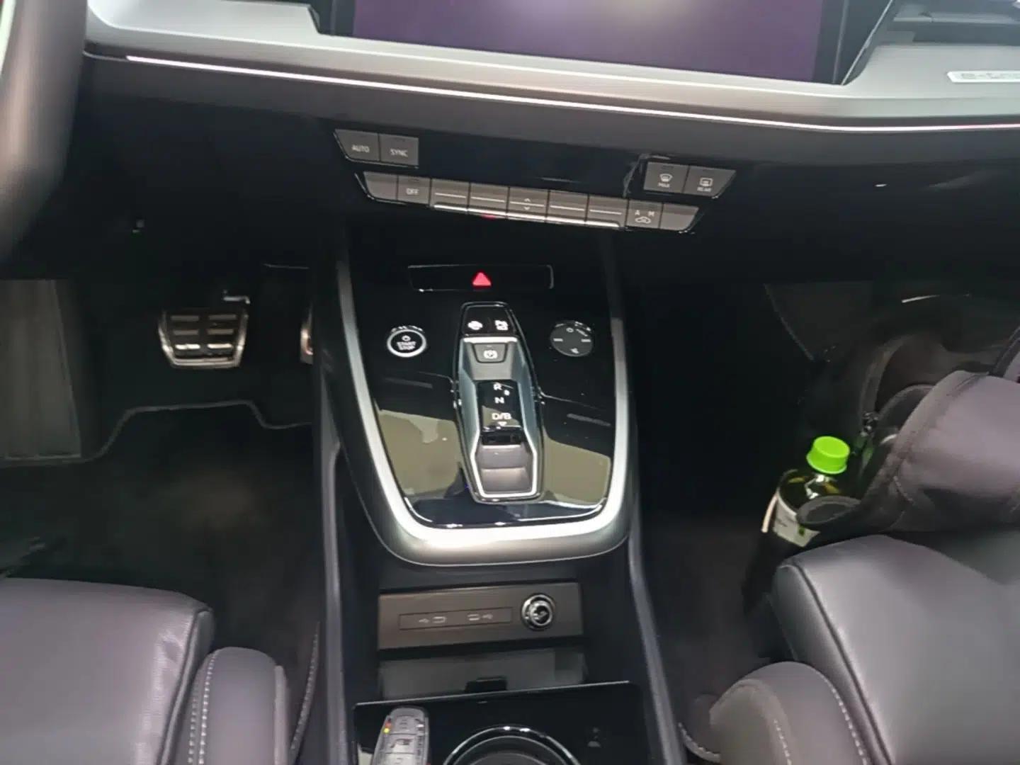 Audi Q4 e-tron 2023 40 e-tron Adventure Edition — миниатюра 21