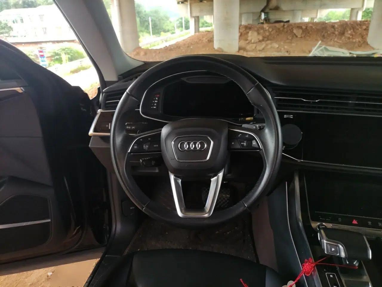 Audi Q8 2019 55 TFSI Luxury Dynamic Model — миниатюра 10