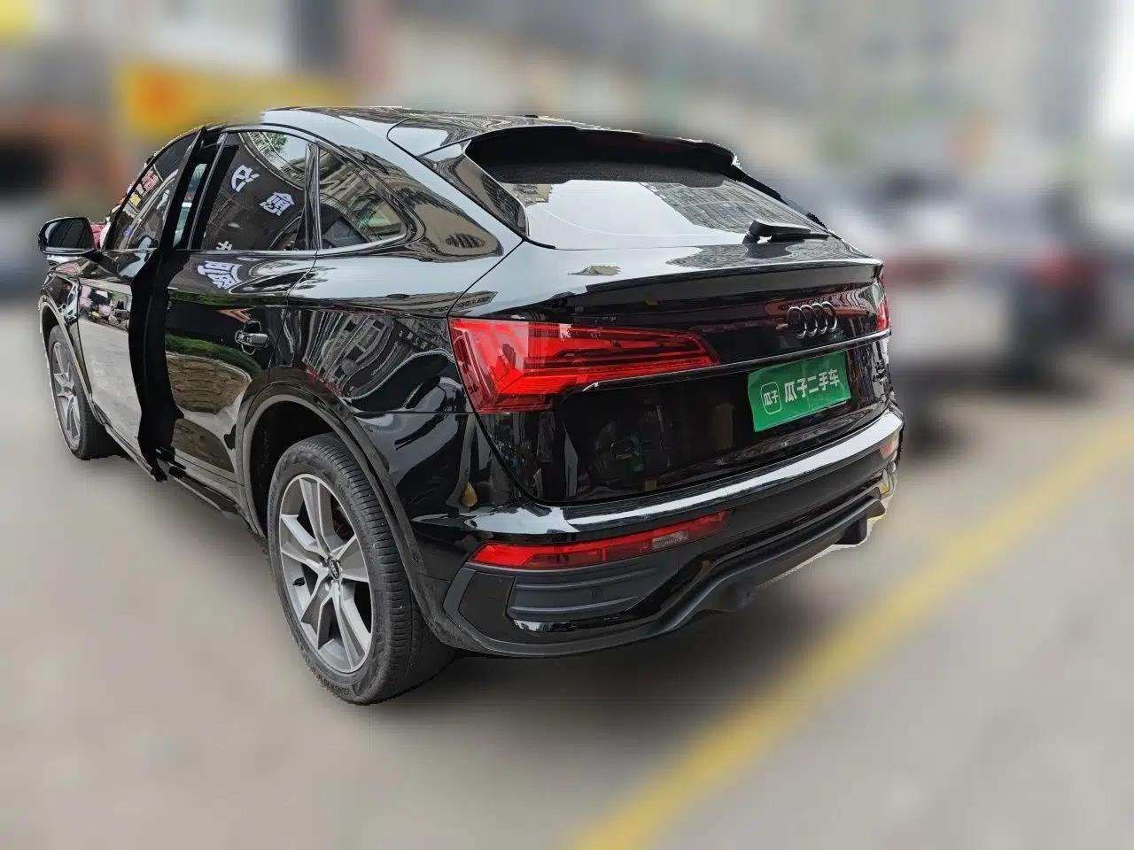 Audi Q5L Sportback 2023 40 TFSI Luxury Model — миниатюра 4