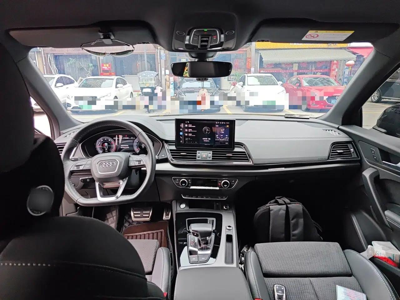Audi Q5L Sportback 2023 40 TFSI Luxury Model — миниатюра 9