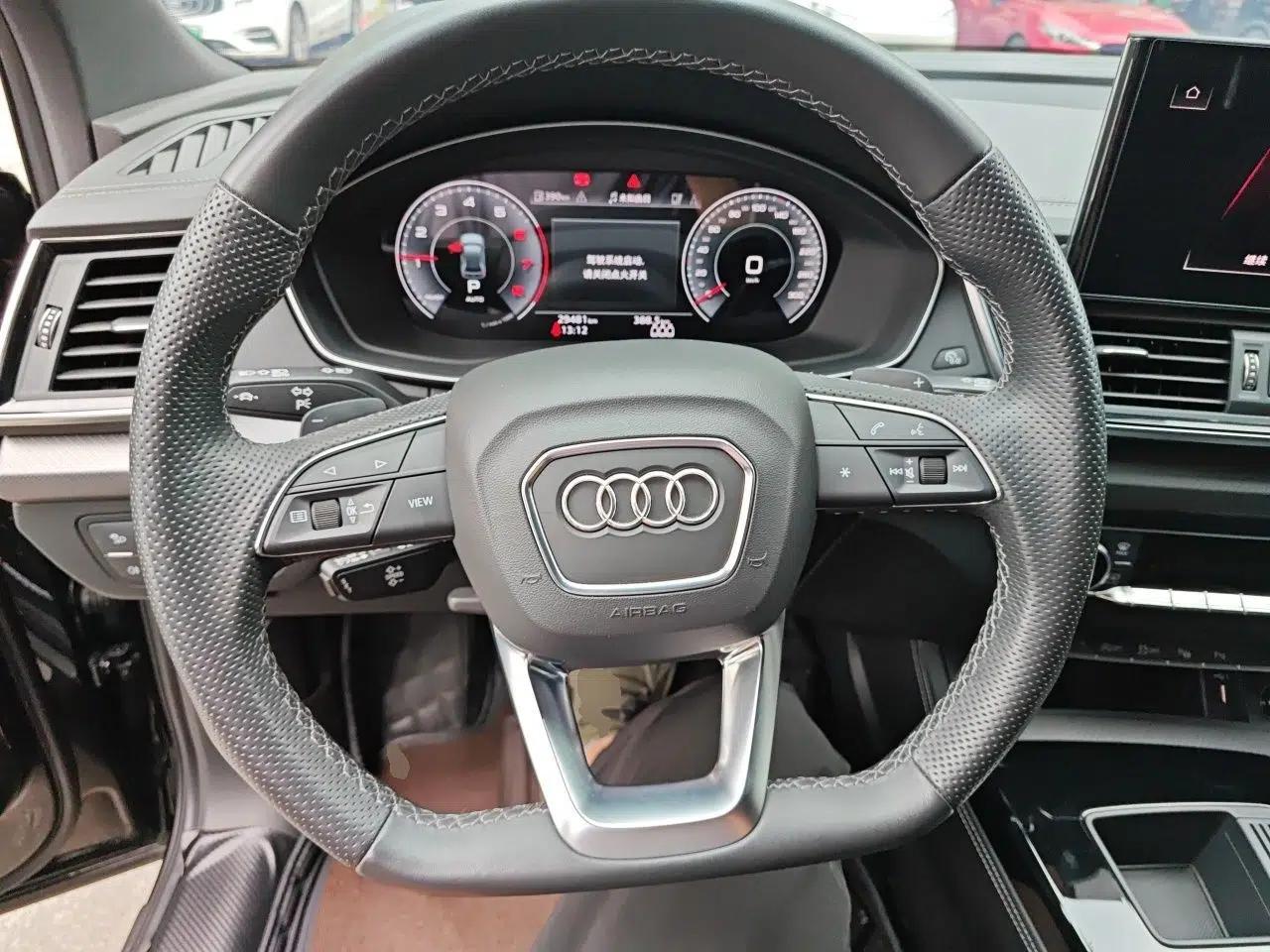 Audi Q5L Sportback 2023 40 TFSI Luxury Model — миниатюра 10