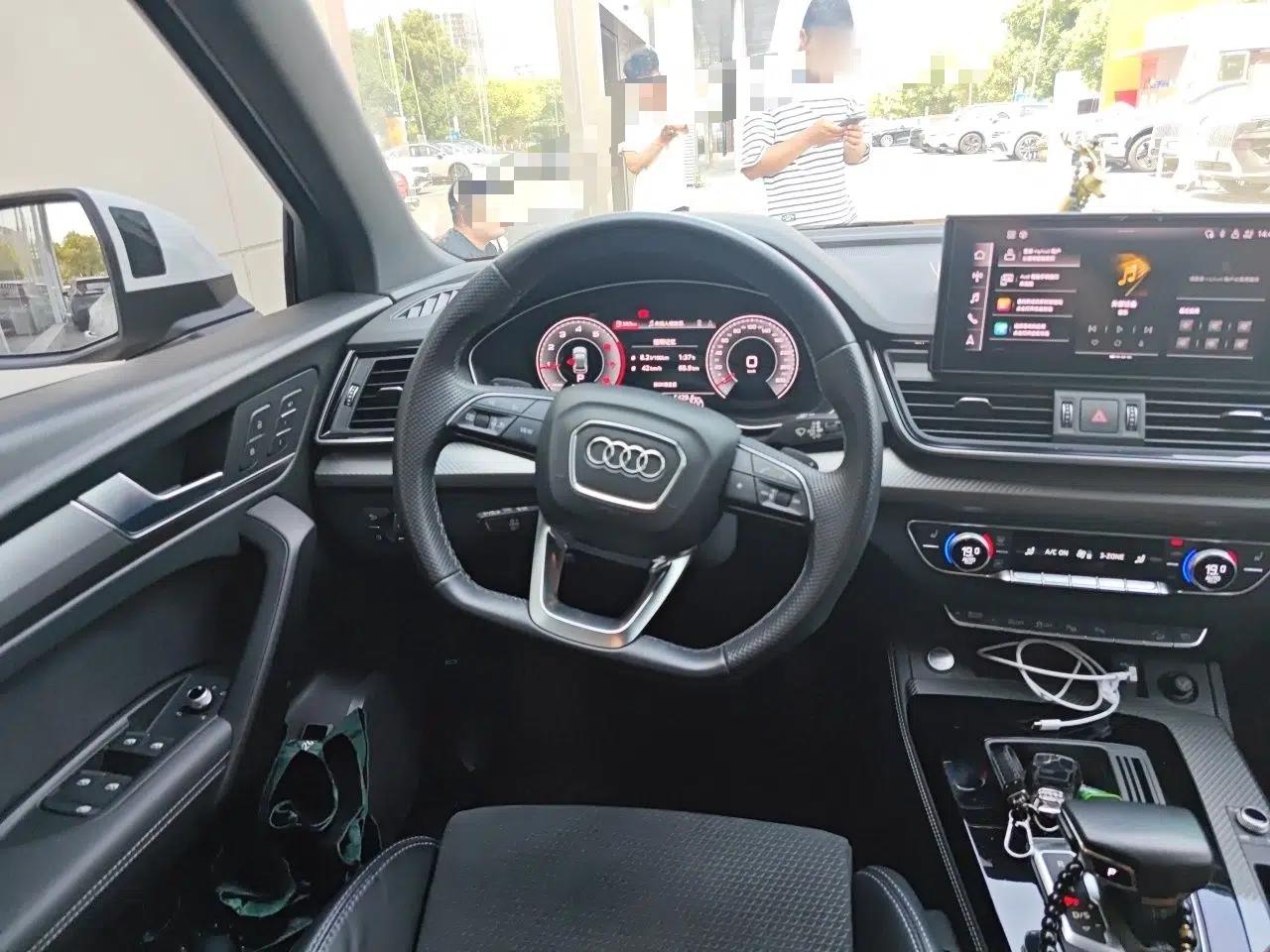 Audi Q5L Sportback 2021 40 TFSI Luxury Edition — миниатюра 10