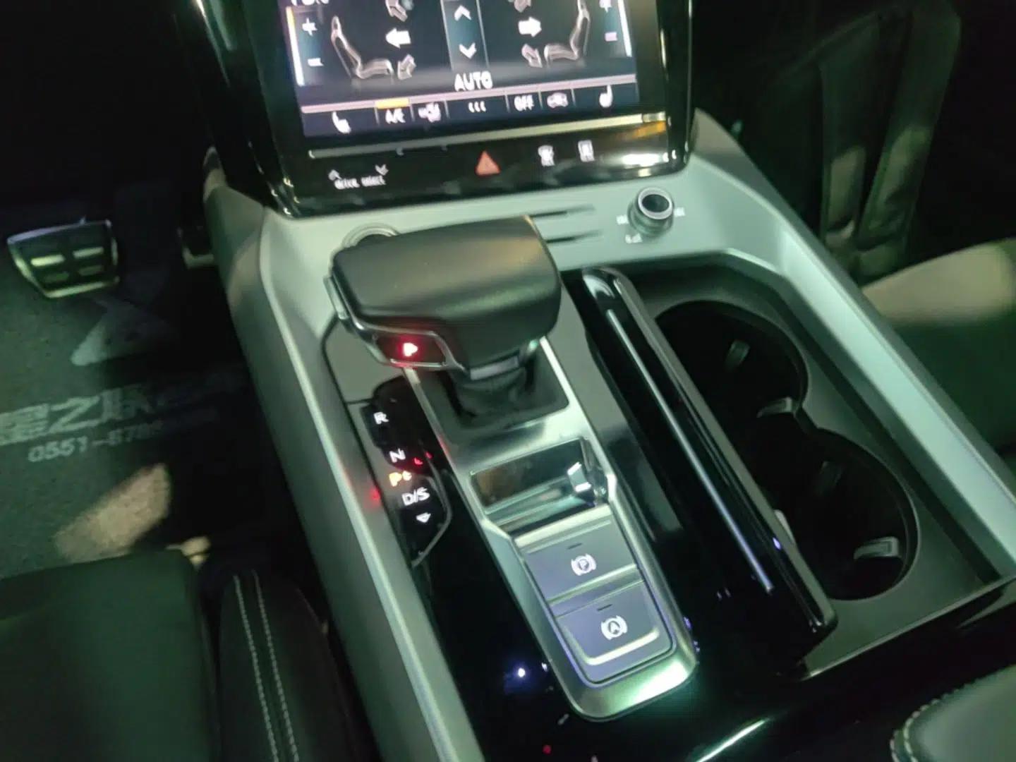 Audi Q6 2023 45 TFSI quattro Qiyun Edition Flying Rider Package — миниатюра 16