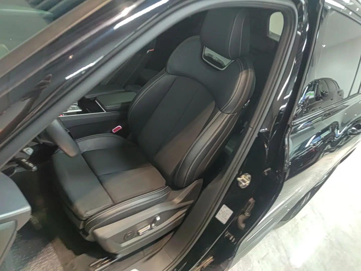 Audi Q6 2023 45 TFSI quattro Qiyun Edition Flying Rider Package — миниатюра 17