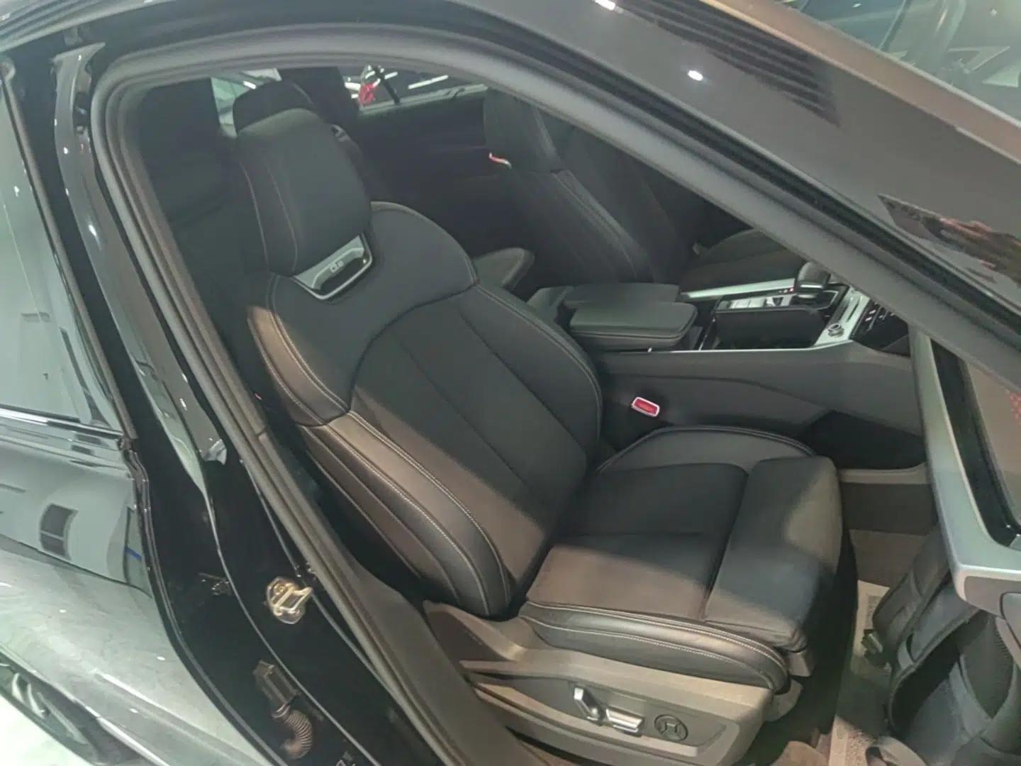 Audi Q6 2023 45 TFSI quattro Qiyun Edition Flying Rider Package — миниатюра 19