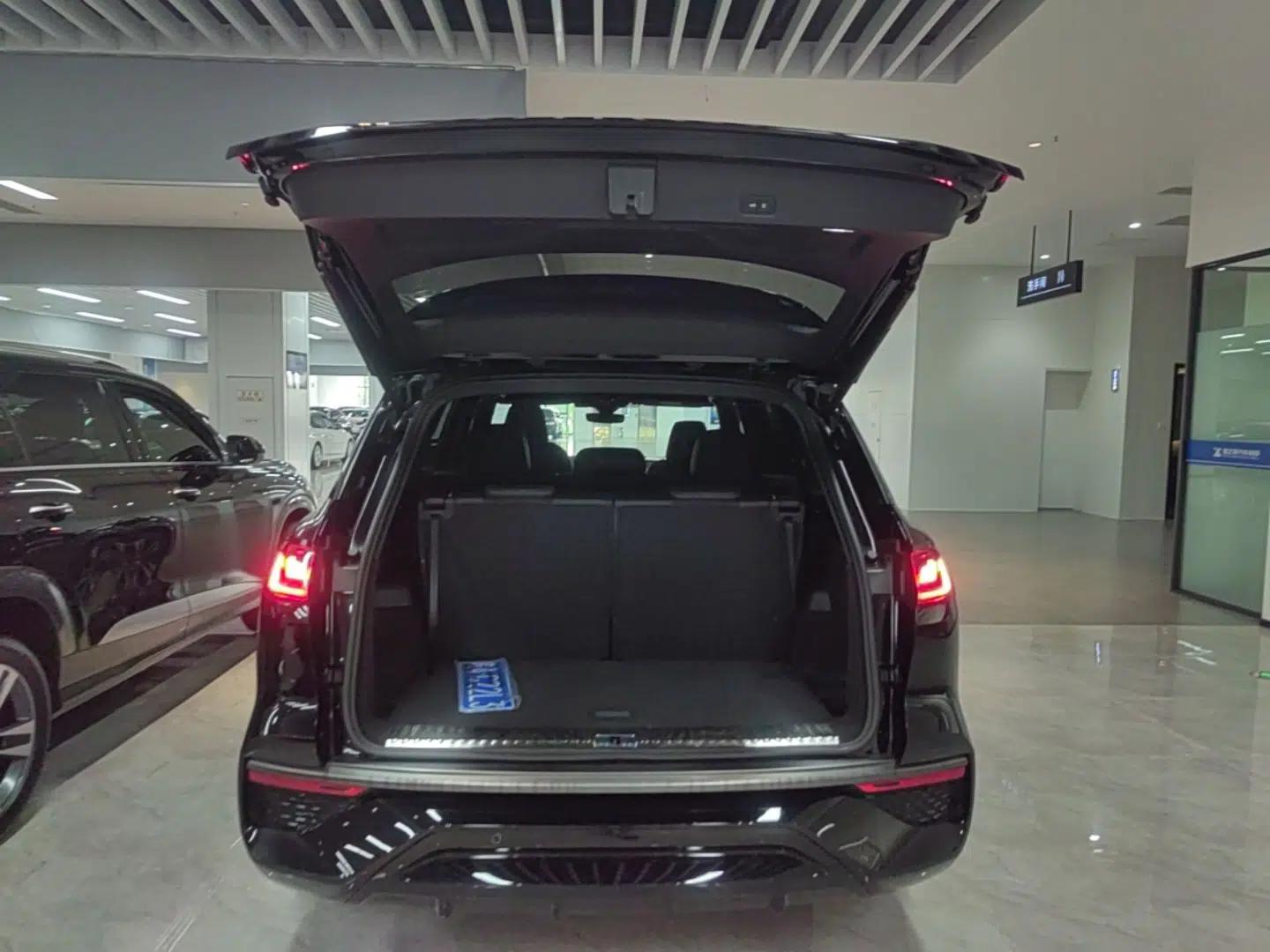Audi Q6 2023 45 TFSI quattro Qiyun Edition Flying Rider Package — миниатюра 22