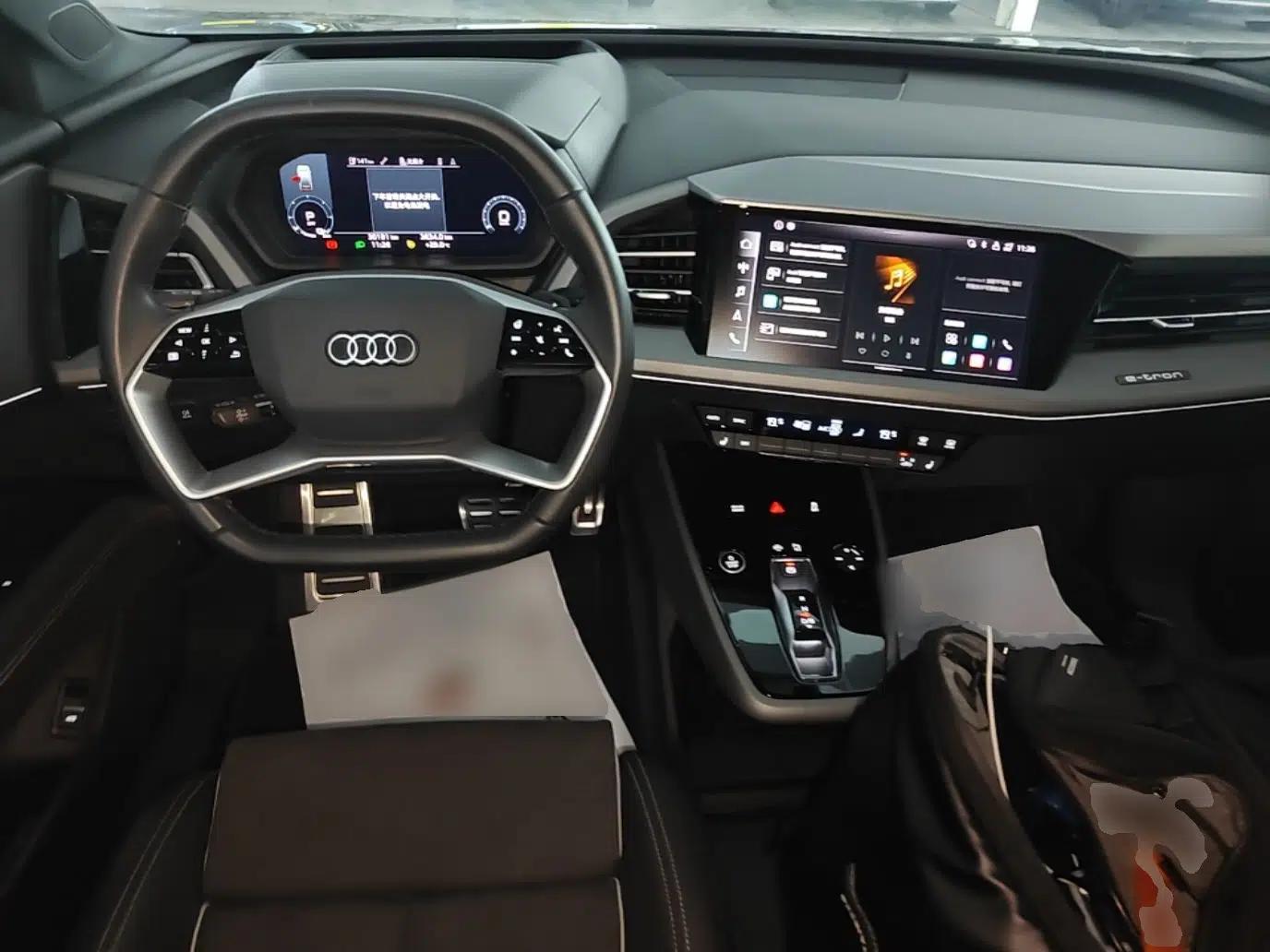 Audi Q5 e-tron 2022 40 e-tron Starry Edition Luxury Package — миниатюра 12