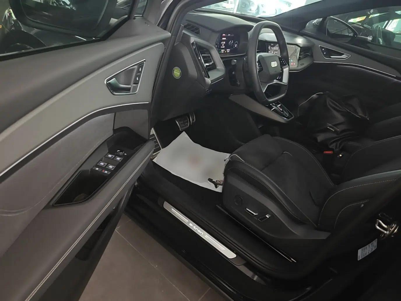 Audi Q5 e-tron 2022 40 e-tron Starry Edition Luxury Package — миниатюра 18