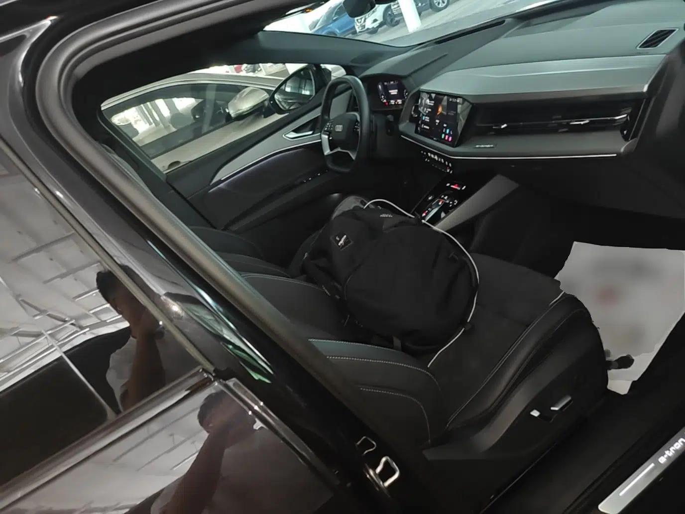 Audi Q5 e-tron 2022 40 e-tron Starry Edition Luxury Package — миниатюра 19