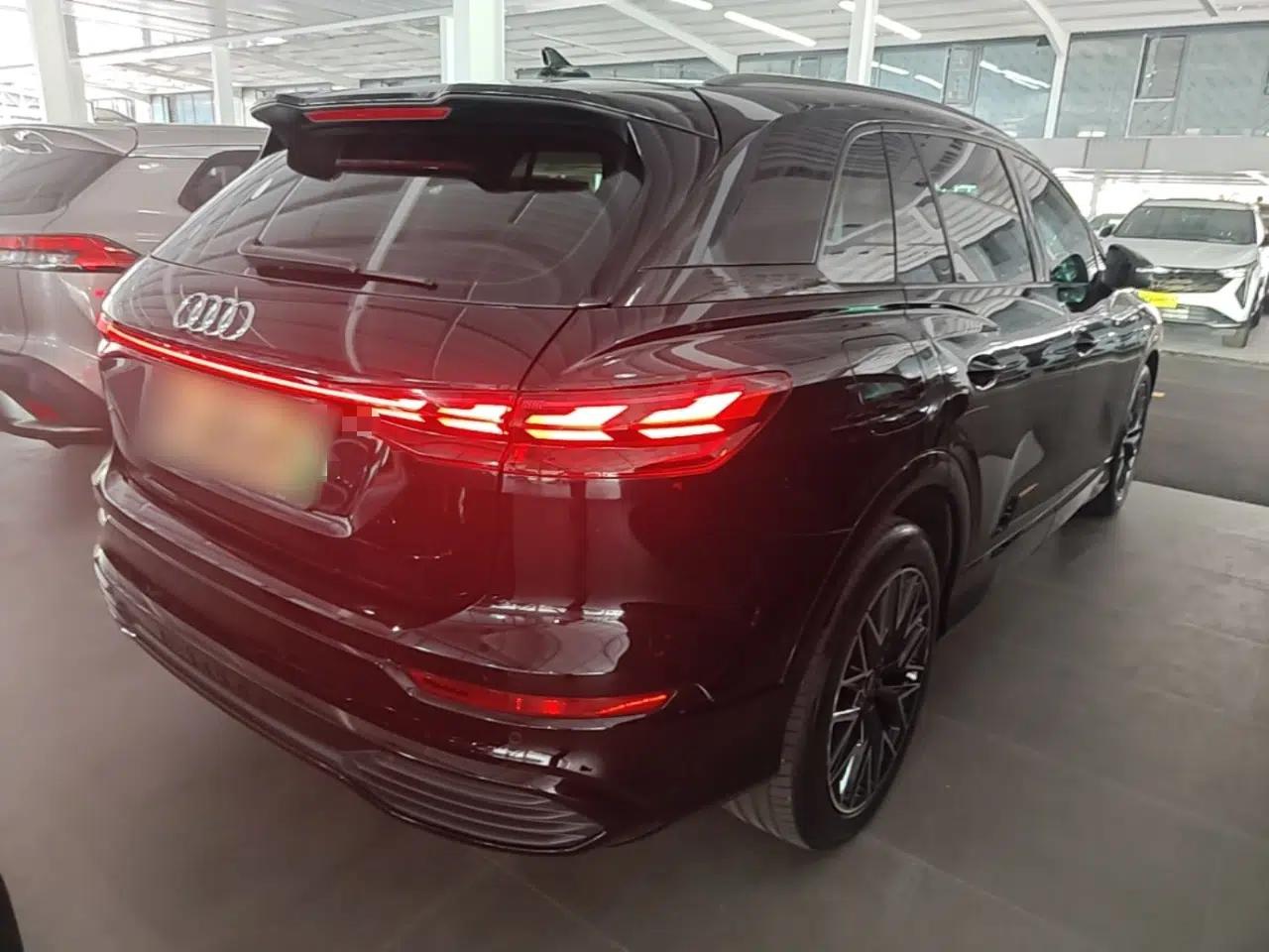 Audi Q5 e-tron 2022 40 e-tron Starry Edition Luxury Package — миниатюра 6