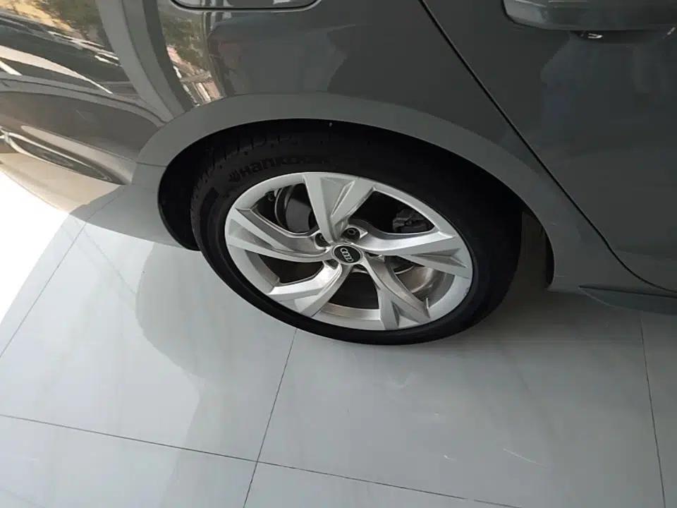 Audi A4 2022 Avant 40 TFSI Fashion Dynamic Model — миниатюра 11