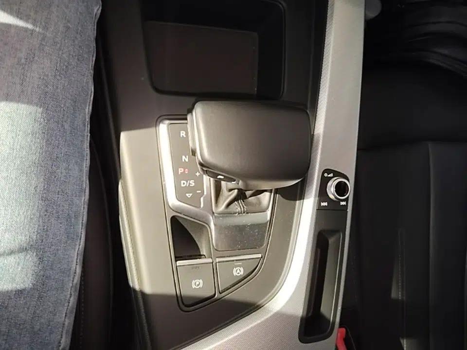 Audi A4 2022 Avant 40 TFSI Fashion Dynamic Model — миниатюра 16
