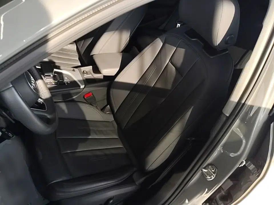 Audi A4 2022 Avant 40 TFSI Fashion Dynamic Model — миниатюра 17