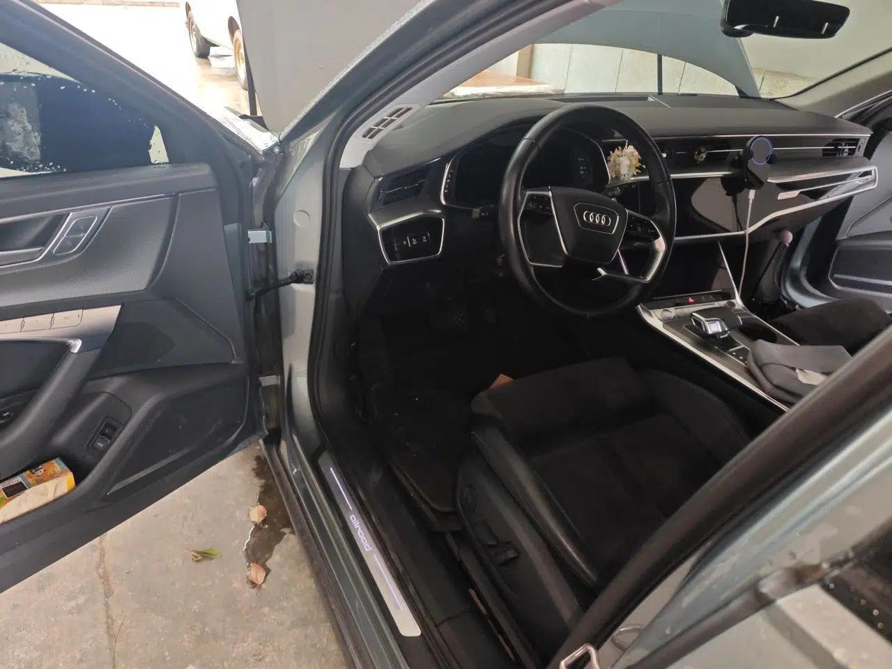 Audi A6 2020 allroad quattro Explorer 55 TFSI Prestige Off-Road Model — миниатюра 16