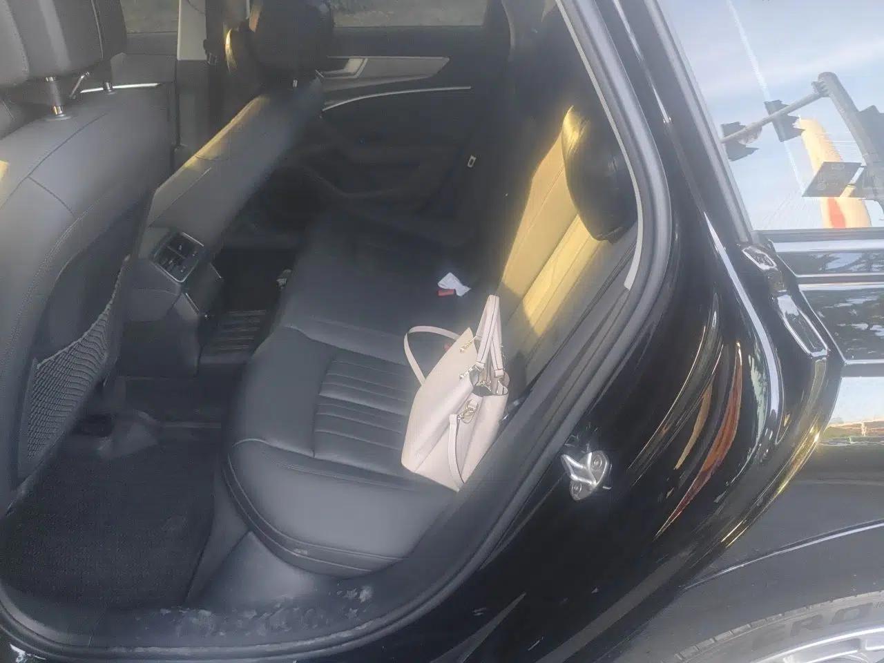 Audi A6 2022 allroad quattro Explorer 55 TFSI Prestige Off-Road Model — миниатюра 17
