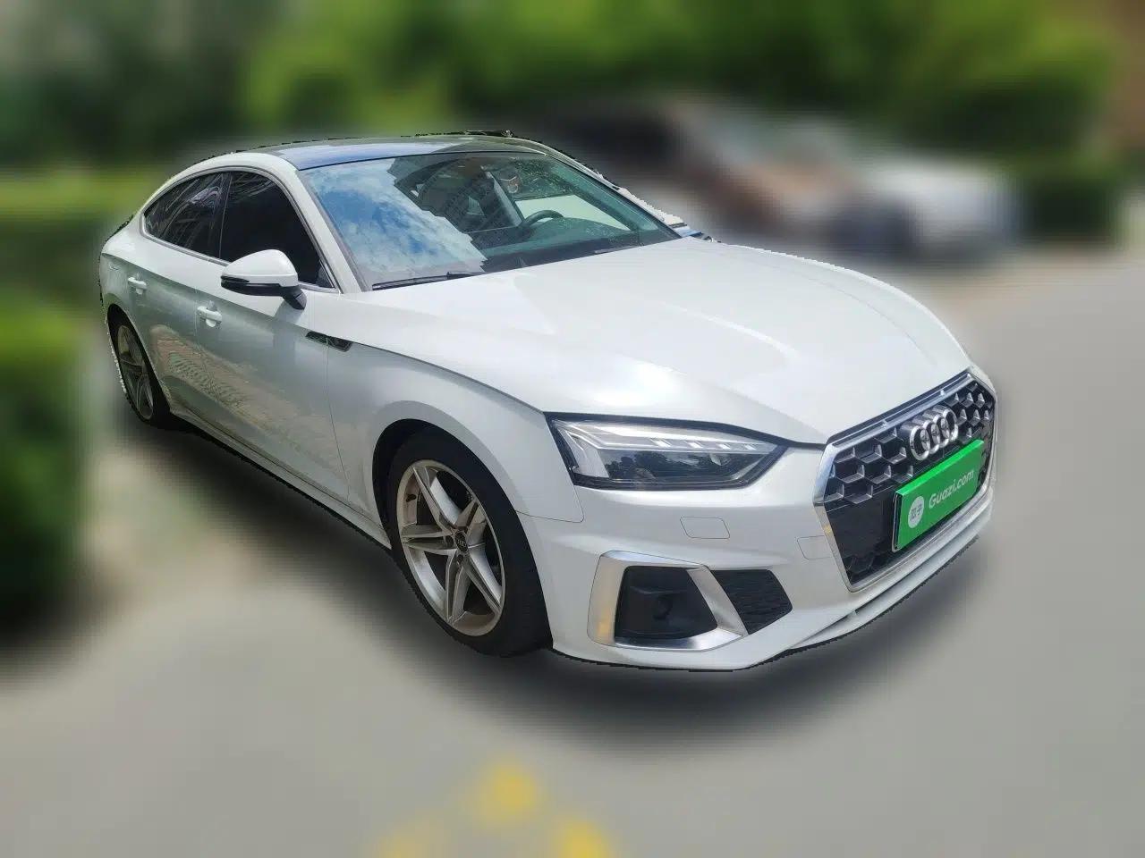 Audi A5 2022 Sportback 40 TFSI Fashionable and Dynamic Model — миниатюра 3