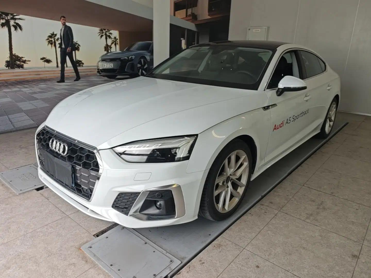 Audi A5 2024 Sportback 40 TFSI Fashionable and Dynamic Model — миниатюра 1