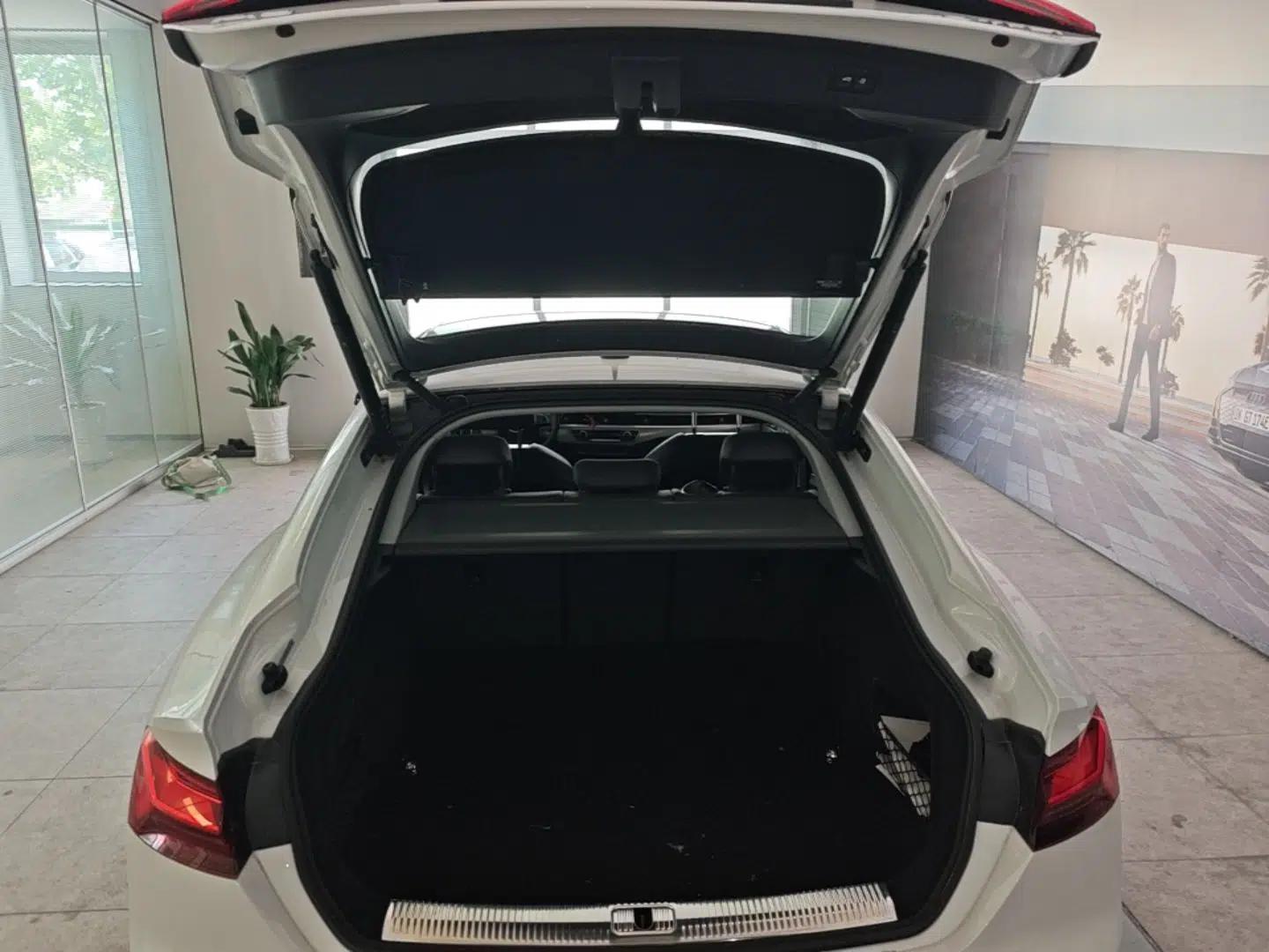 Audi A5 2024 Sportback 40 TFSI Fashionable and Dynamic Model — миниатюра 22