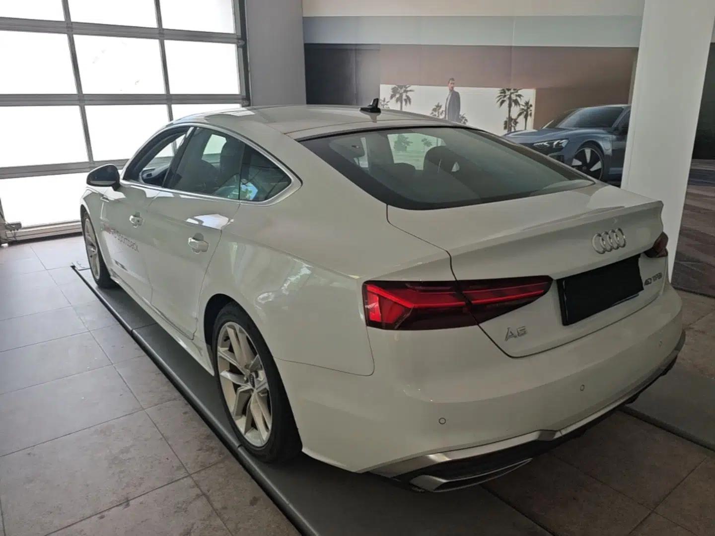 Audi A5 2024 Sportback 40 TFSI Fashionable and Dynamic Model — миниатюра 4