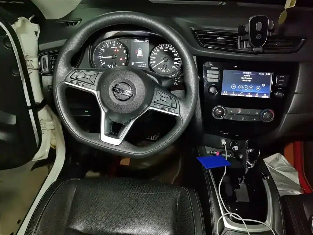 Nissan X-Trail 2017 2.0L CVT Comfort Edition 2WD — миниатюра 3