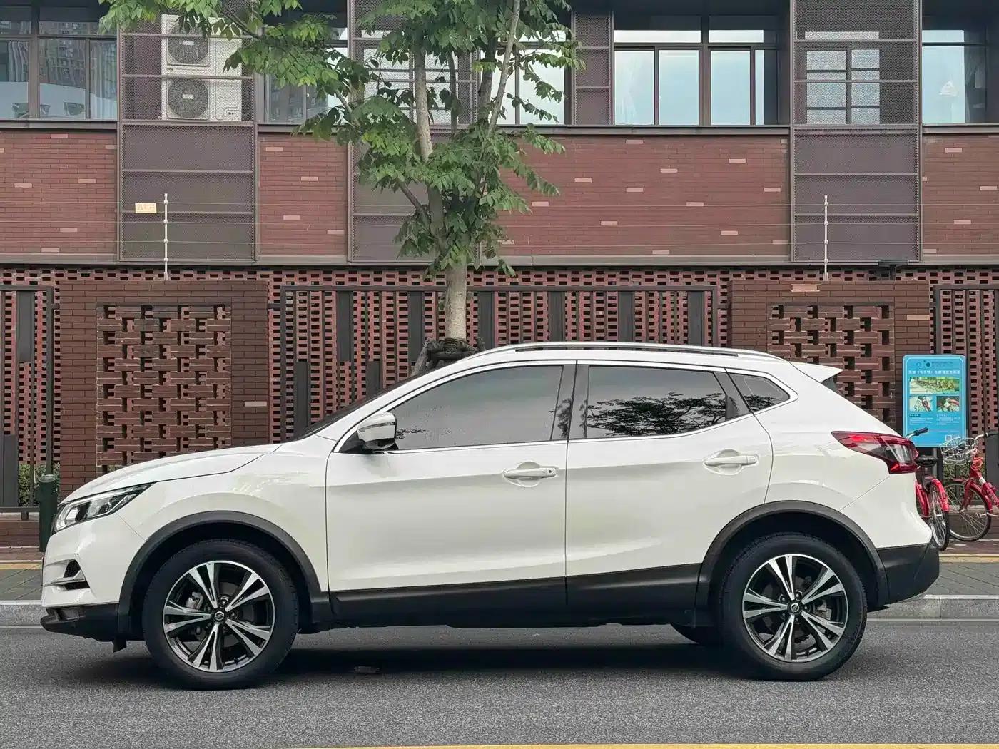 Nissan Qashqai 2022 2.0L CVT XV Prem Luxury Edition — миниатюра 3