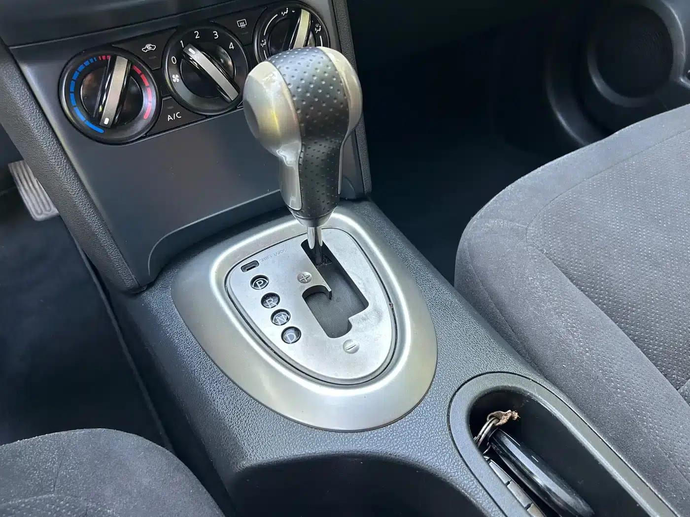 Nissan Qashqai 2012 2.0XL Fire CVT 2WD — миниатюра 11