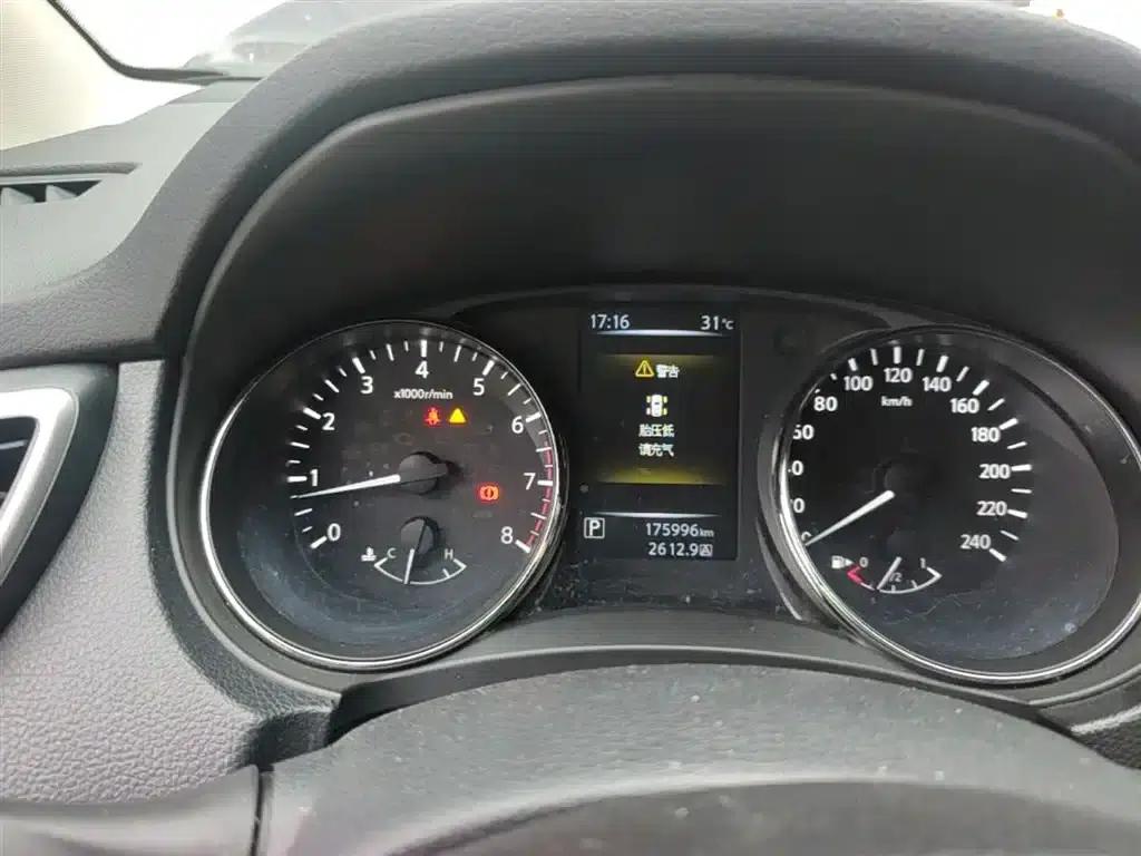 Nissan Qashqai 2016 2.0L CVT Elite Edition — миниатюра 12