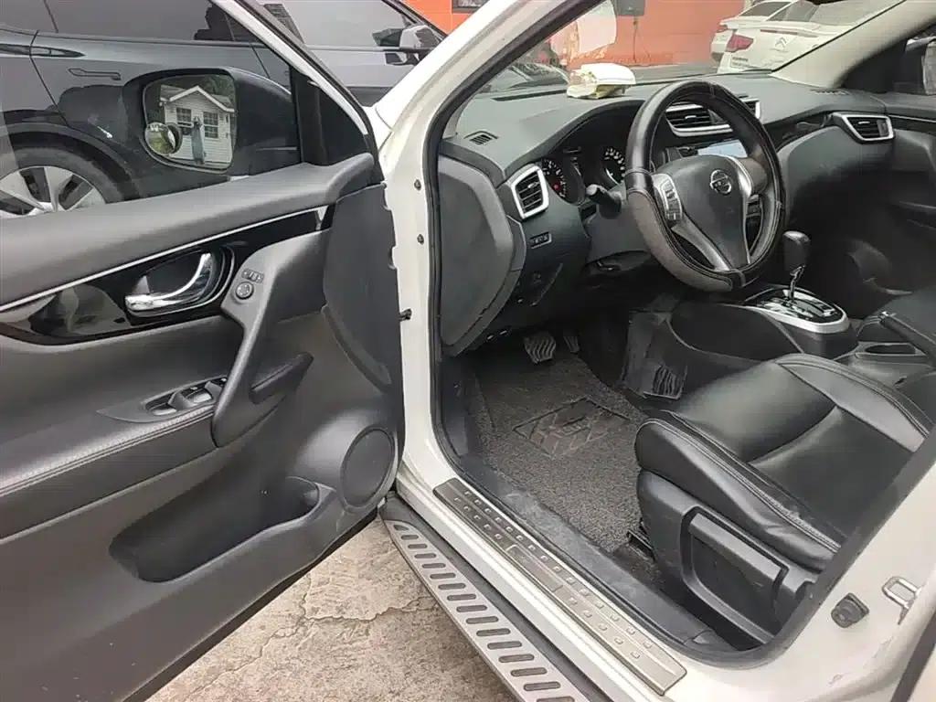 Nissan Qashqai 2016 2.0L CVT Elite Edition — миниатюра 16
