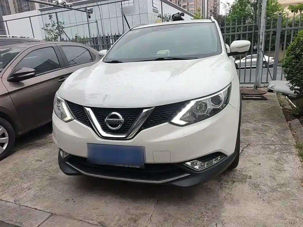 Nissan Qashqai 2016 2.0L CVT Elite Edition — миниатюра 3