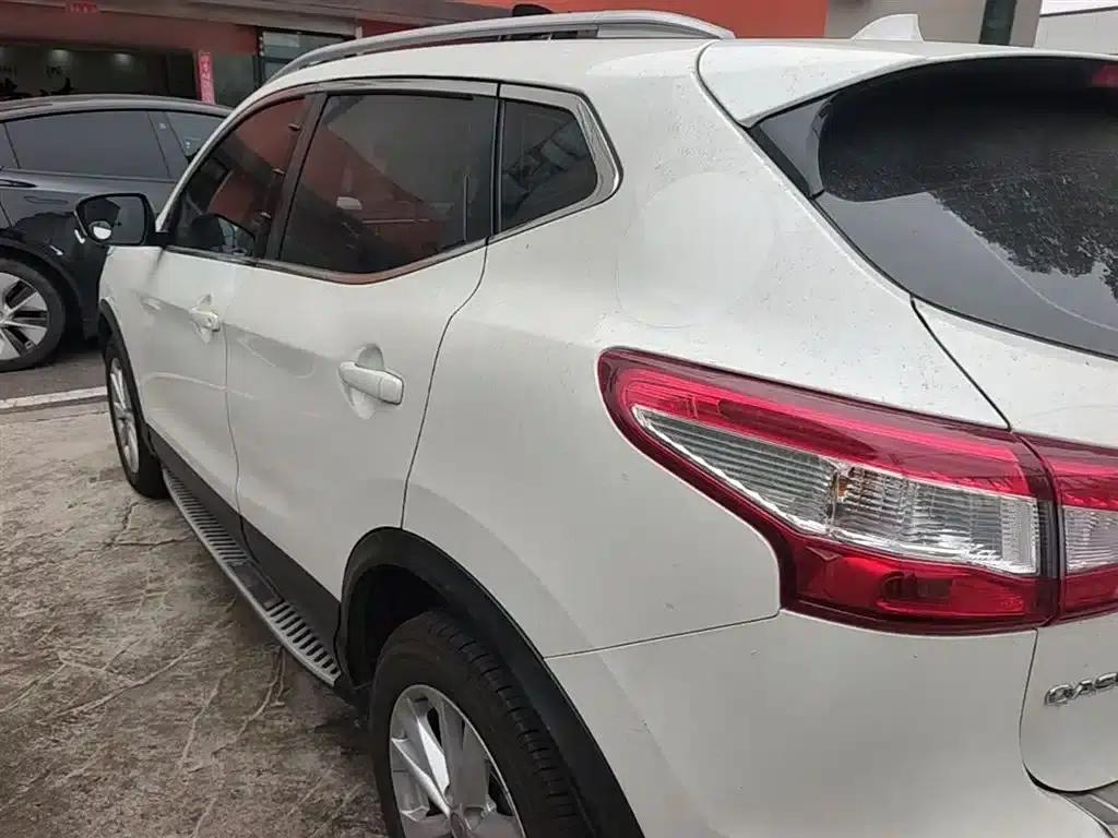 Nissan Qashqai 2016 2.0L CVT Elite Edition — миниатюра 5