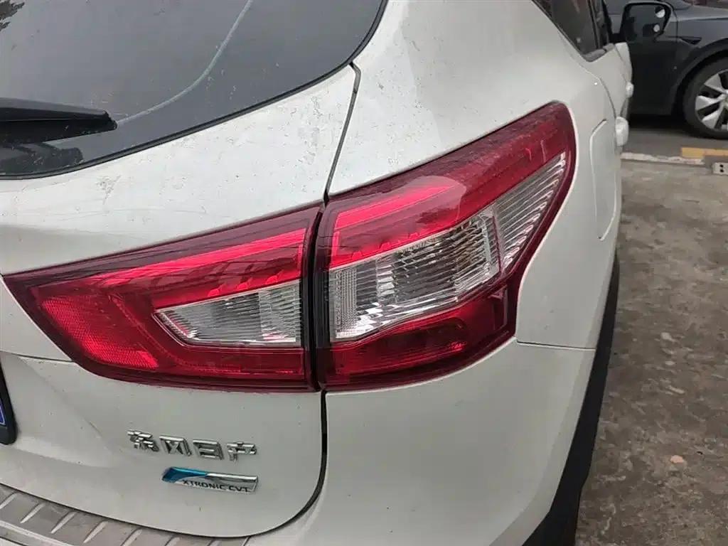 Nissan Qashqai 2016 2.0L CVT Elite Edition — миниатюра 8