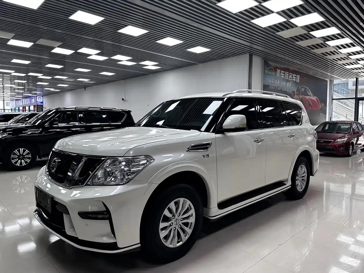 Nissan Patrol 2018 4.0L Leader Edition — миниатюра 1