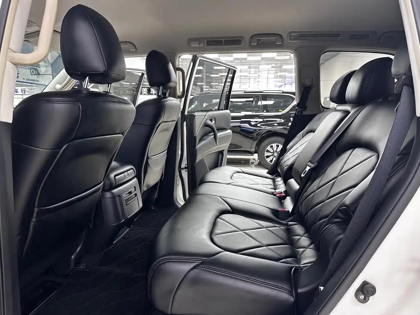 Nissan Patrol 2018 4.0L Leader Edition — миниатюра 10