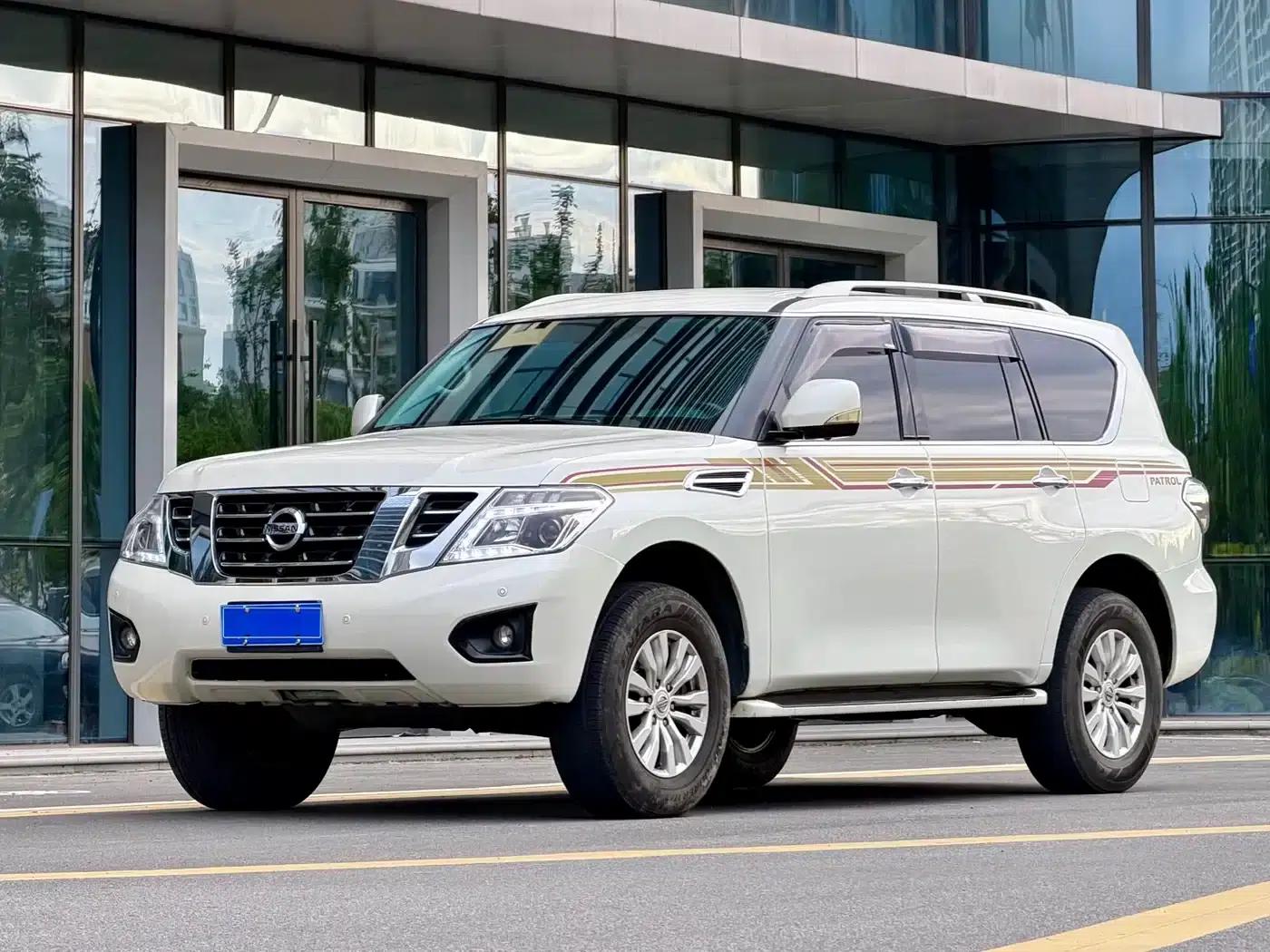 Nissan Patrol 2018 4.0L Leader Edition — миниатюра 1