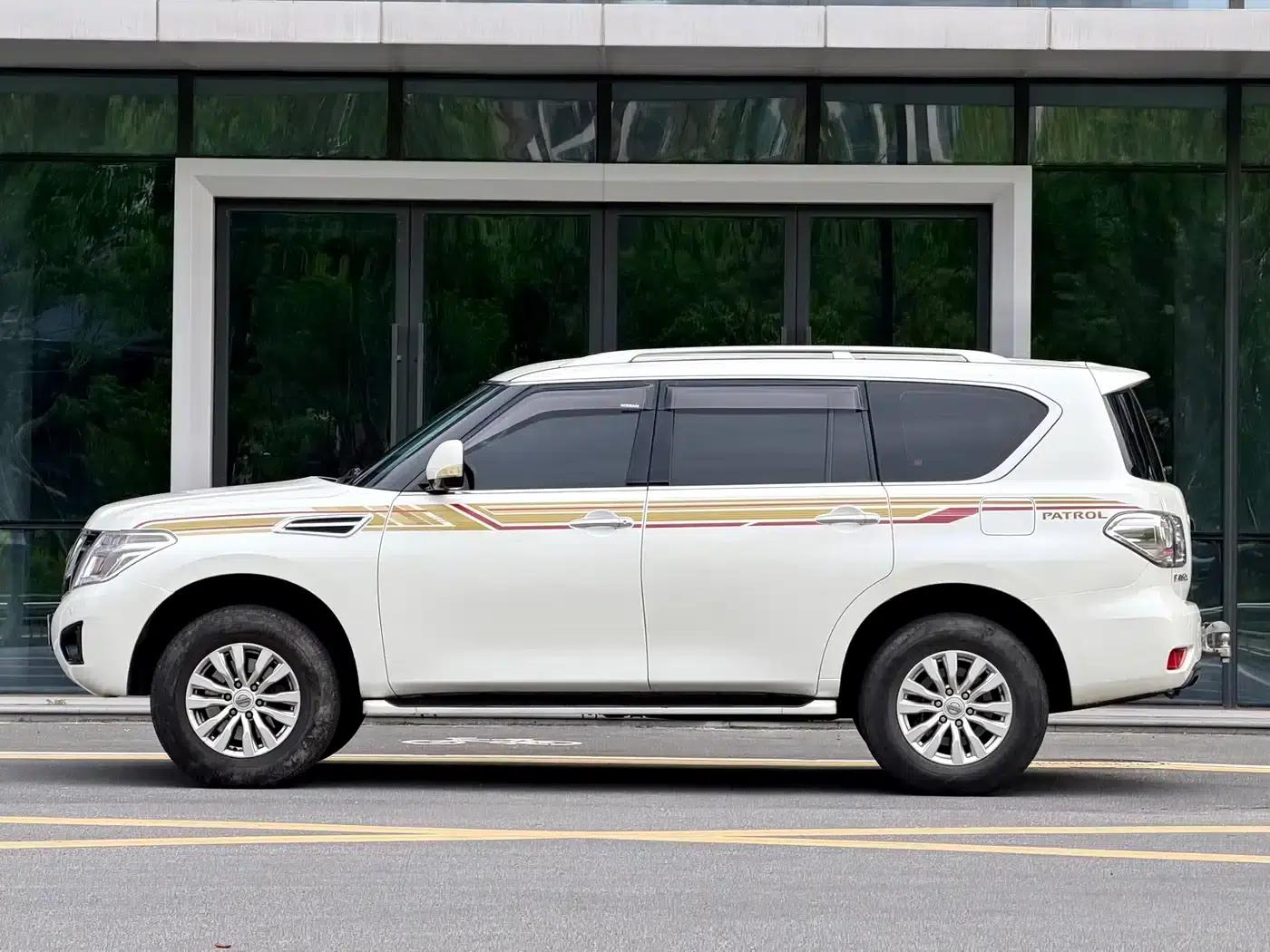 Nissan Patrol 2018 4.0L Leader Edition — миниатюра 3