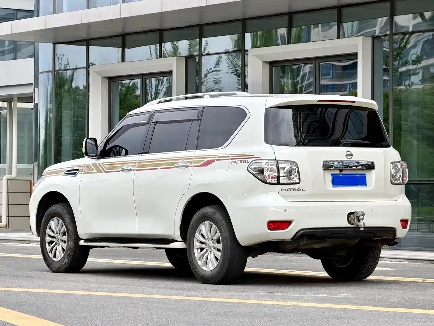 Nissan Patrol 2018 4.0L Leader Edition — миниатюра 4